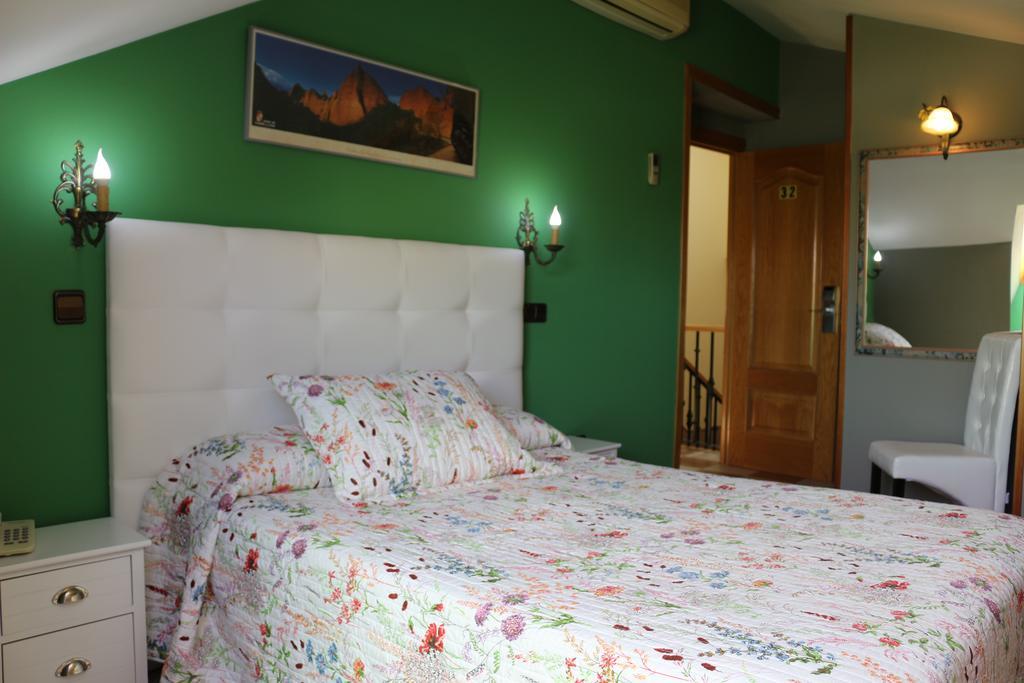 Hostal Don Jaime II セゴビア エクステリア 写真