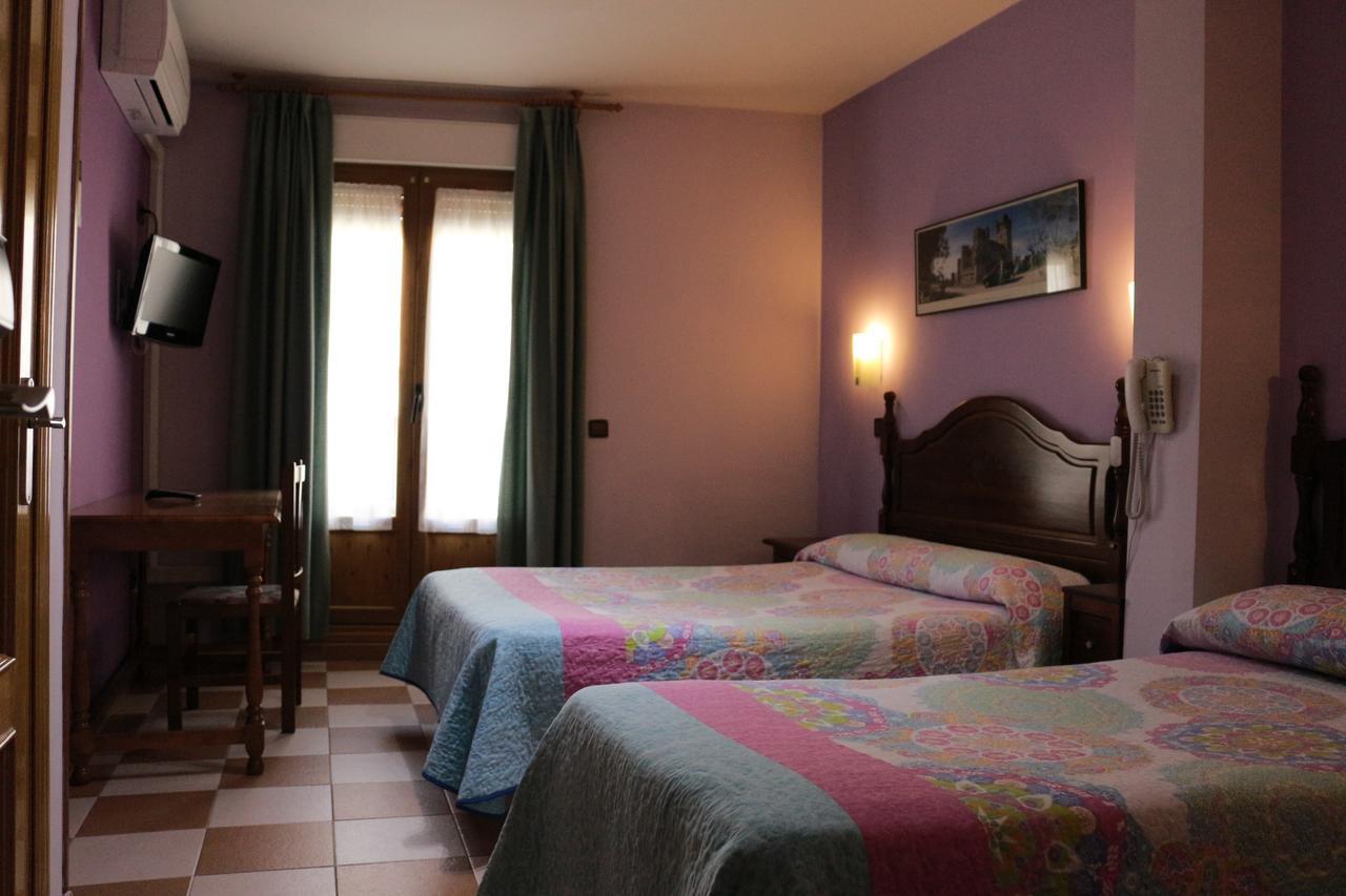 Hostal Don Jaime II セゴビア エクステリア 写真